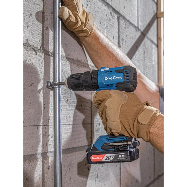 Аккумуляторная ударная дрель-шуруповерт DongCheng DCJZ2050i(TYPE DM), 20 В, 50 Нм, 1 акб 2 Ач, зу 2 А