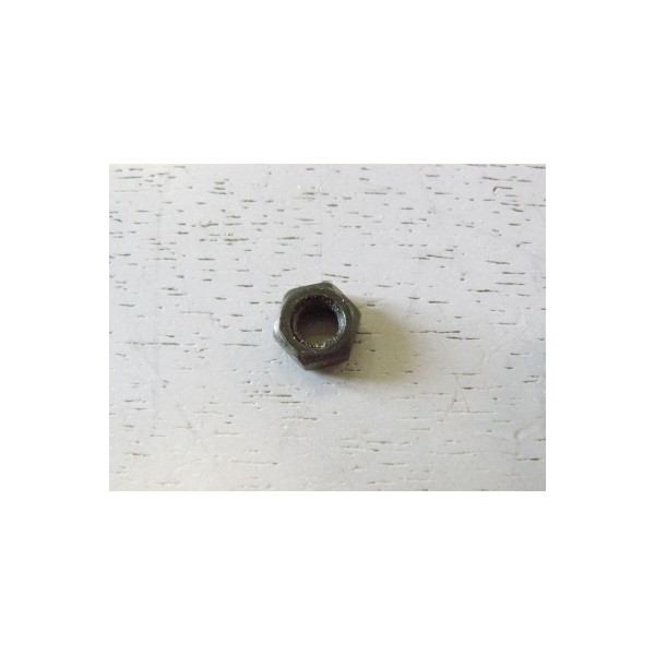 UM05-000-003