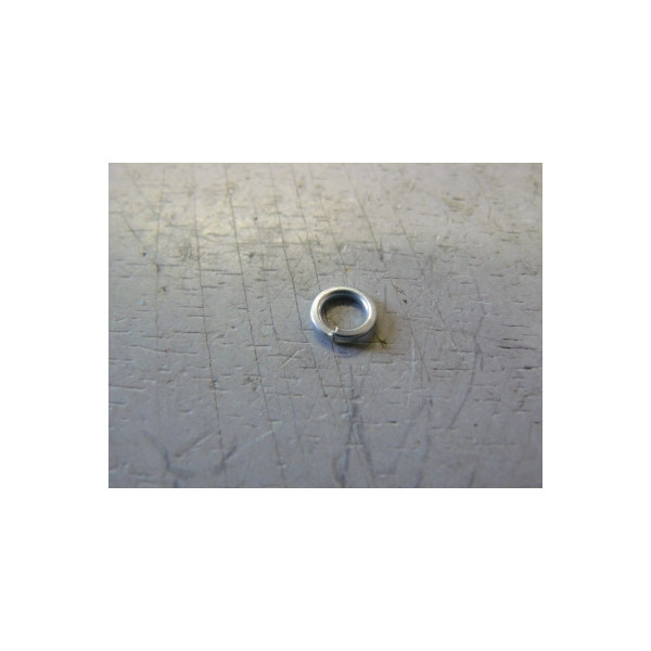 UM04-001-002