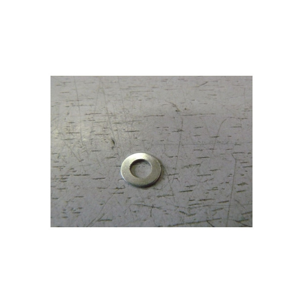 UM04-000-002