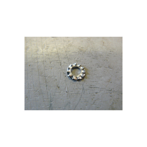 UM04-003-001