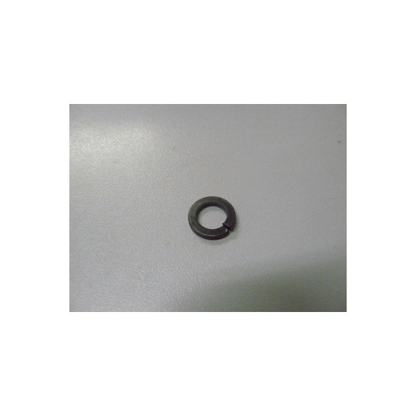 UM04-001-005