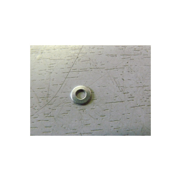 UM04-000-001