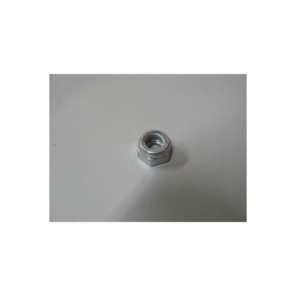 UM05-001-008