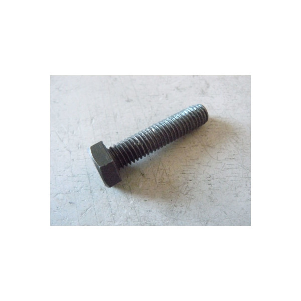 UM03-000-002