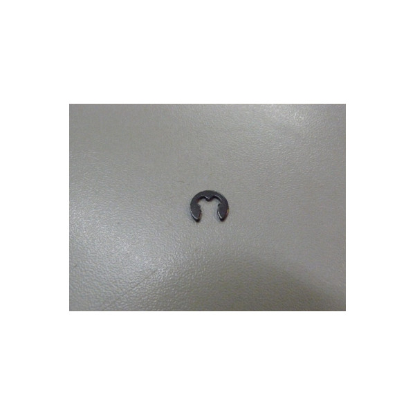 UM06-000-003
