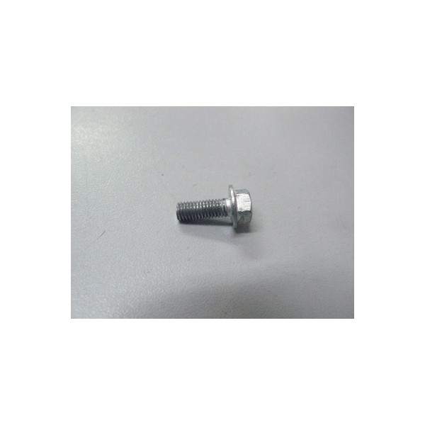 Болт M5x18 (UM03-000-035)