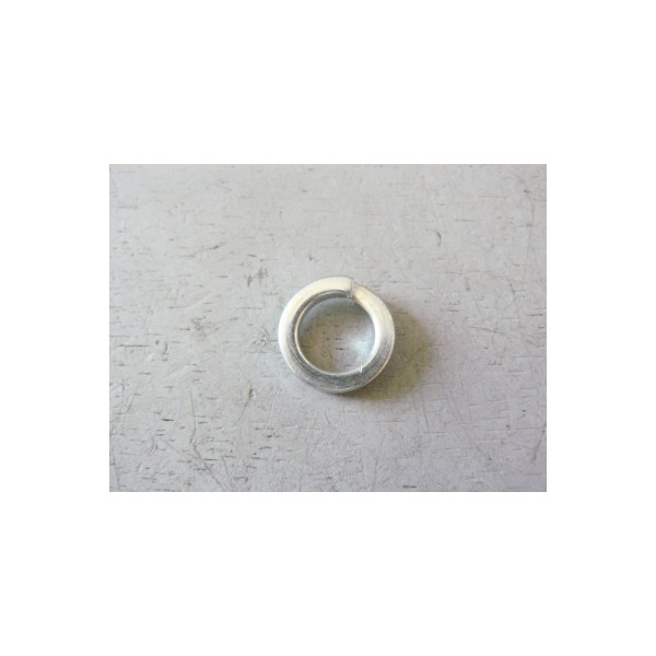 UM04-001-006