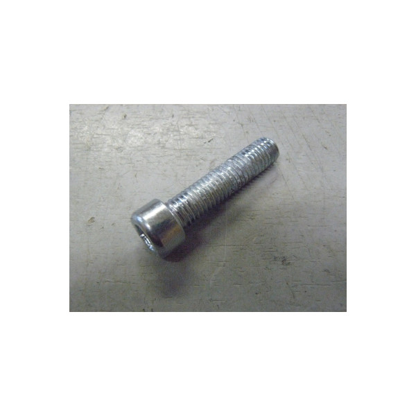 UM01-000-085