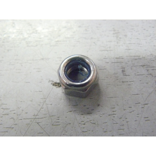 UM05-901-002