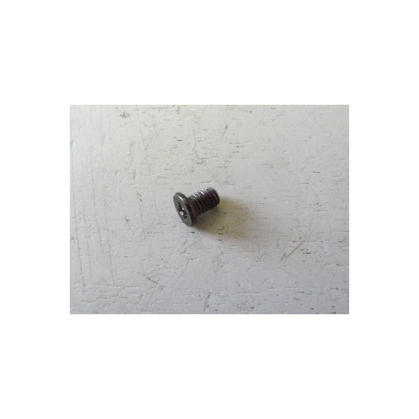 UM01-000-137