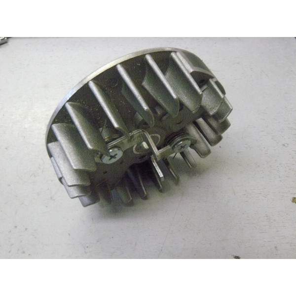 U589-370-045_v4