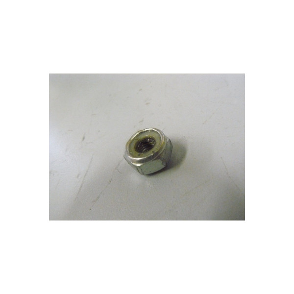 UM05-001-002
